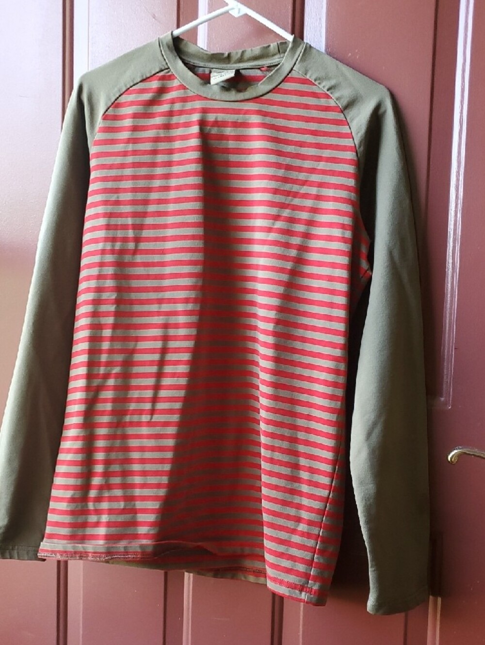 Moon ROCK climbing clothing striped top in Olive & Red M